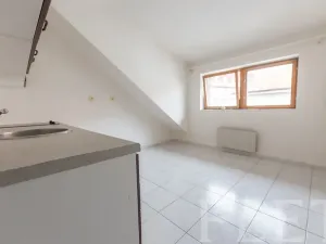 Pronájem bytu 1+1, Praha - Vršovice, Tolstého, 42 m2