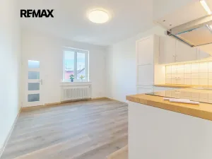 Pronájem bytu 3+kk, Praha - Vršovice, Rybalkova, 75 m2