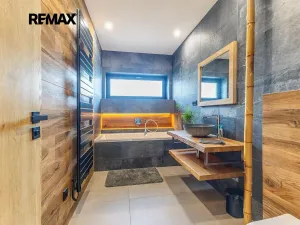 Prodej rodinného domu, Černuc, 180 m2