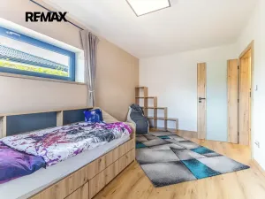 Prodej rodinného domu, Černuc, 180 m2