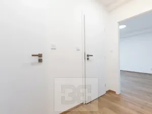 Pronájem bytu 2+kk, Praha - Hlubočepy, Devonská, 52 m2