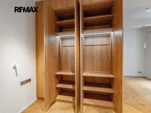 Pronájem bytu 1+kk, Praha - Vršovice, Holandská, 45 m2