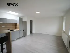Pronájem bytu 1+kk, Kolín, Krčínova, 34 m2