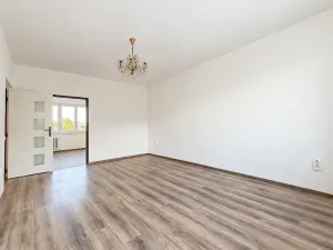 Pronájem bytu 3+1, Karlovy Vary, Brigádníků, 67 m2