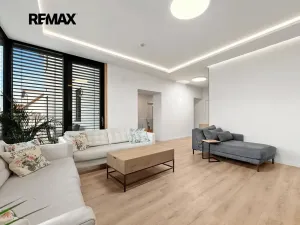 Pronájem bytu 5+kk, Říčany, Táborská, 199 m2