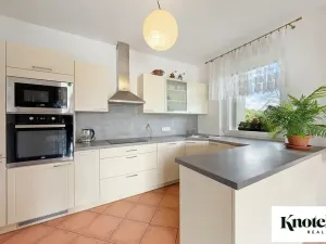 Prodej rodinného domu, Hoštice, 168 m2