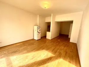 Pronájem bytu 2+kk, Praha - Holešovice, Ortenovo náměstí, 75 m2