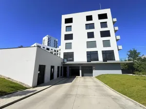 Prodej garážového stání, Brno, třída Generála Píky, 12 m2