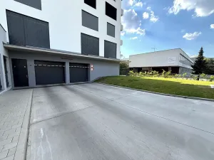 Prodej garážového stání, Brno, třída Generála Píky, 12 m2