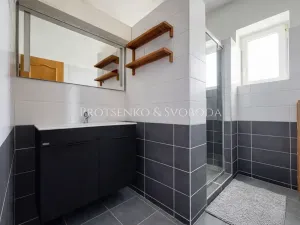 Prodej rodinného domu, Přerov nad Labem, 283 m2