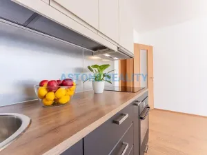 Prodej bytu 1+kk, Praha - Horní Měcholupy, Mantovská, 36 m2