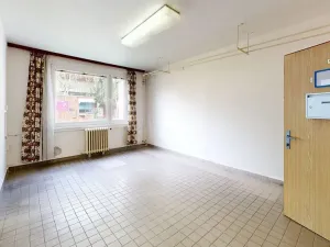 Pronájem kanceláře, Hradec Králové, Akademika Bedrny, 602 m2