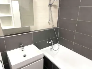 Pronájem bytu 2+kk, Praha - Hloubětín, Za černým mostem, 50 m2