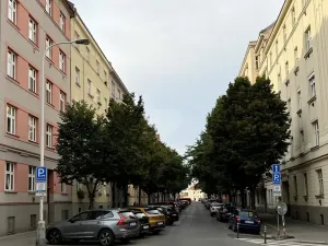 Pronájem bytu 2+kk, Praha - Vinohrady, Velehradská, 48 m2