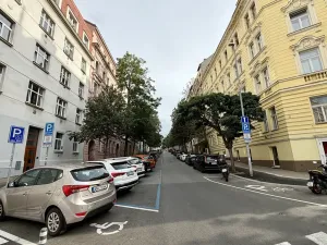 Pronájem bytu 2+kk, Praha - Vinohrady, Velehradská, 48 m2