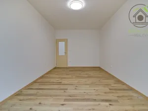 Pronájem bytu 2+kk, Jesenice, Cedrová, 69 m2