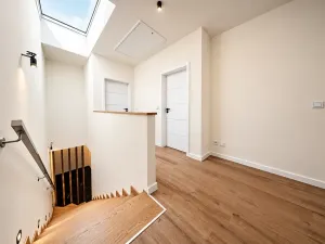 Prodej vícegeneračního domu, Šestajovice, Komenského, 275 m2