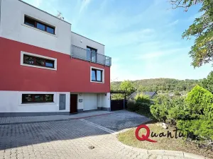 Pronájem rodinného domu, Praha - Kyje, Krčínovo náměstí, 126 m2