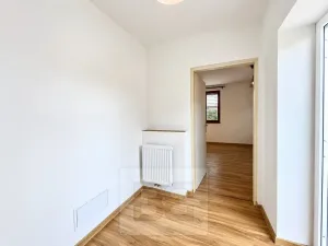 Pronájem bytu 2+kk, Roztoky, V Solníkách, 45 m2