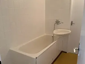 Prodej bytu 3+1, Praha - Kobylisy, Famfulíkova, 70 m2