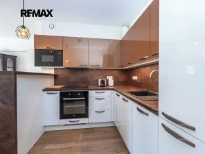 Pronájem bytu 2+kk, Praha - Holešovice, Jankovcova, 60 m2