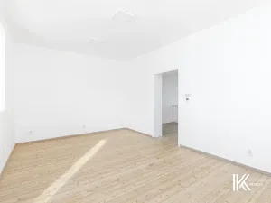 Pronájem obchodního prostoru, Pardubice, Chrudimská, 131 m2