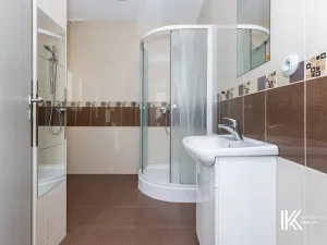 Pronájem obchodního prostoru, Pardubice, Chrudimská, 131 m2