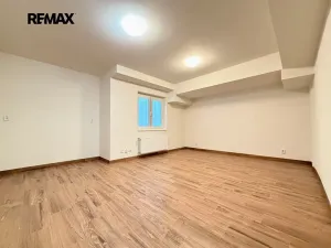 Pronájem vily, Praha - Nebušice, Na Malé Šárce, 302 m2