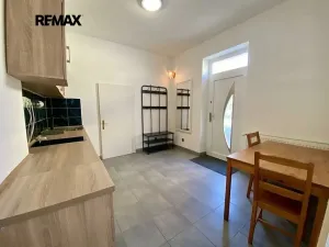 Pronájem bytu 1+1, Černošice, Jansova, 37 m2