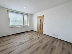 Pronájem bytu 1+1, Lovosice, Zvonařova, 38 m2