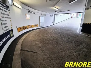 Pronájem garážového stání, Brno, Příkop, 12 m2