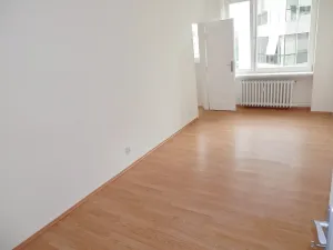 Pronájem bytu 2+kk, Praha, Lomnického, 44 m2
