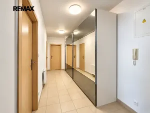 Pronájem bytu 2+kk, Praha - Vysočany, Na Harfě, 81 m2