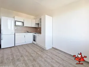 Pronájem bytu 3+1, Praha - Kobylisy, Famfulíkova, 66 m2