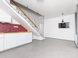 Pronájem atypického bytu, Sedlec, 73 m2