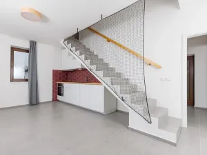 Pronájem atypického bytu, Sedlec, 73 m2