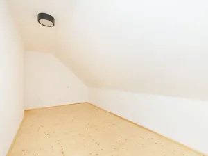 Pronájem atypického bytu, Sedlec, 73 m2