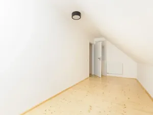 Pronájem atypického bytu, Sedlec, 73 m2