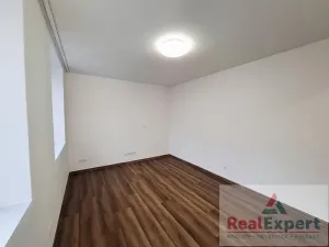 Pronájem bytu 1+kk, Praha - Vinohrady, Máchova, 20 m2