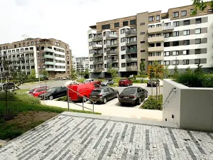 Pronájem garážového stání, Praha - Hlubočepy, Ondrákové, 12 m2