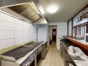 Dražba restaurace, Praha - Holešovice, Jankovcova, 1096 m2