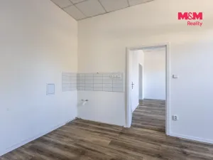 Pronájem obchodního prostoru, Nový Bor, Tržní náměstí, 108 m2