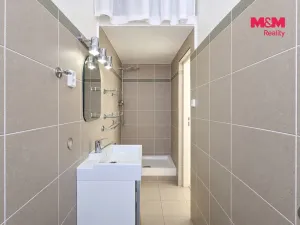 Prodej bytu 1+1, Karlovy Vary, Západní, 41 m2