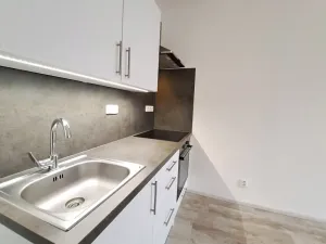 Pronájem bytu 1+kk, Zlín, Větrná, 27 m2