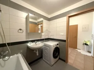 Prodej bytu 2+kk, Brno - Žebětín, Novodvorská, 53 m2