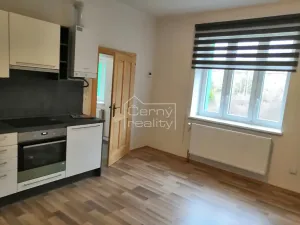 Pronájem bytu 2+kk, Pardubice, Okružní, 46 m2
