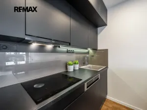 Pronájem bytu 2+kk, Praha - Vysočany, Pod Harfou, 55 m2