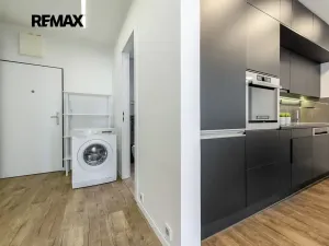 Pronájem bytu 2+kk, Praha - Vysočany, Pod Harfou, 55 m2