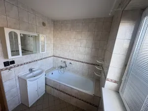 Prodej bytu 3+1, Jičín, Hradecká, 63 m2