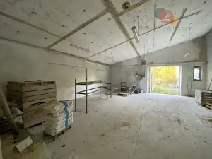 Prodej výrobních prostor, Dívčí Hrad, 4972 m2